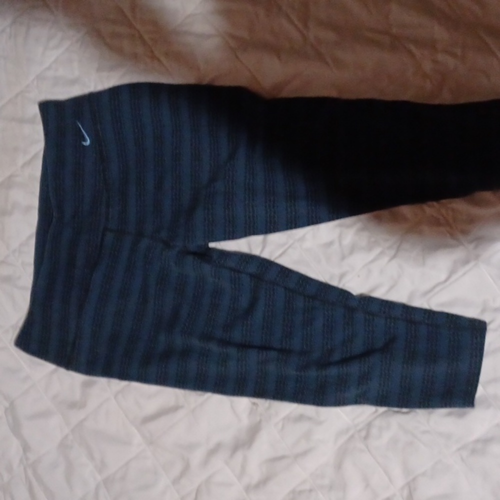 Blue cropped leggings